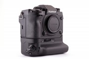 Fuji XH1 + grip