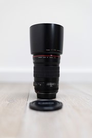 Canon EF 135mm f/2L USM lens