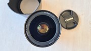 Canon EF 24-70mm f/2.8.0L USM met zonnekap