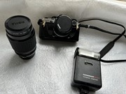 Olympus M10 met flitser en 2 lenzen