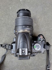 Nikon D5000 met 18-55mm VR Kit lens beschikbaar