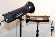 Twee studioflitsers FalconEyes TE-600D