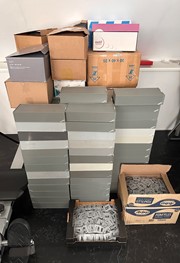 300 diadozen en ca 27000 Hamafix diaraampjes
