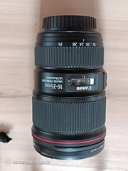 Canon EF 16-35mm f/4L IS USM + EW-82&ET-74 hoods 