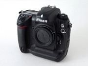 Nikon D2X Digitale spiegelreflexcamera met lens