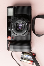 Leica analoge camera AF-C1 met 2 lenzen 