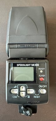 Nikon speed light SB-600