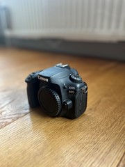 Canon EOS 90D + 18-135 mm EF-S lens