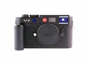 Leica M9 + vertical grip 