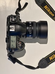 Nikon D200 + Nikon 85mm f/1.8D portretlens 