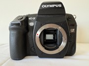 Olympus E-5 DSLR met drie ZUIKO objectieven