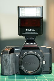 Minolta 5000 body met flits