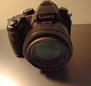 PANASONIC LUMIX FZ1000 COMPACTCAMERA + 3 BATTERIJ