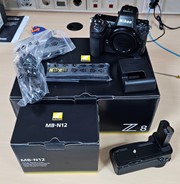 Nikon Z8  5200 kliks  met Grip MB12