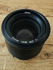 Zeiss Batis 85mm f/1.8 sony E-Mount