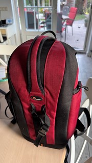 Canon EOS 70D met 15-85mm lens en Lowepro rugzak