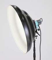 Mola beautydish met Broncolor lampvatting