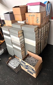 300 diadozen en ca 27000 Hamafix diaraampjes
