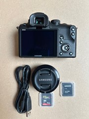 Samsung NX10 met 30mm/2.0 lens APS-C sensor
