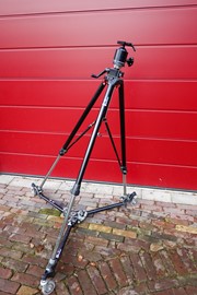 Manfrotto 058B Statief met Folding Dolly 181